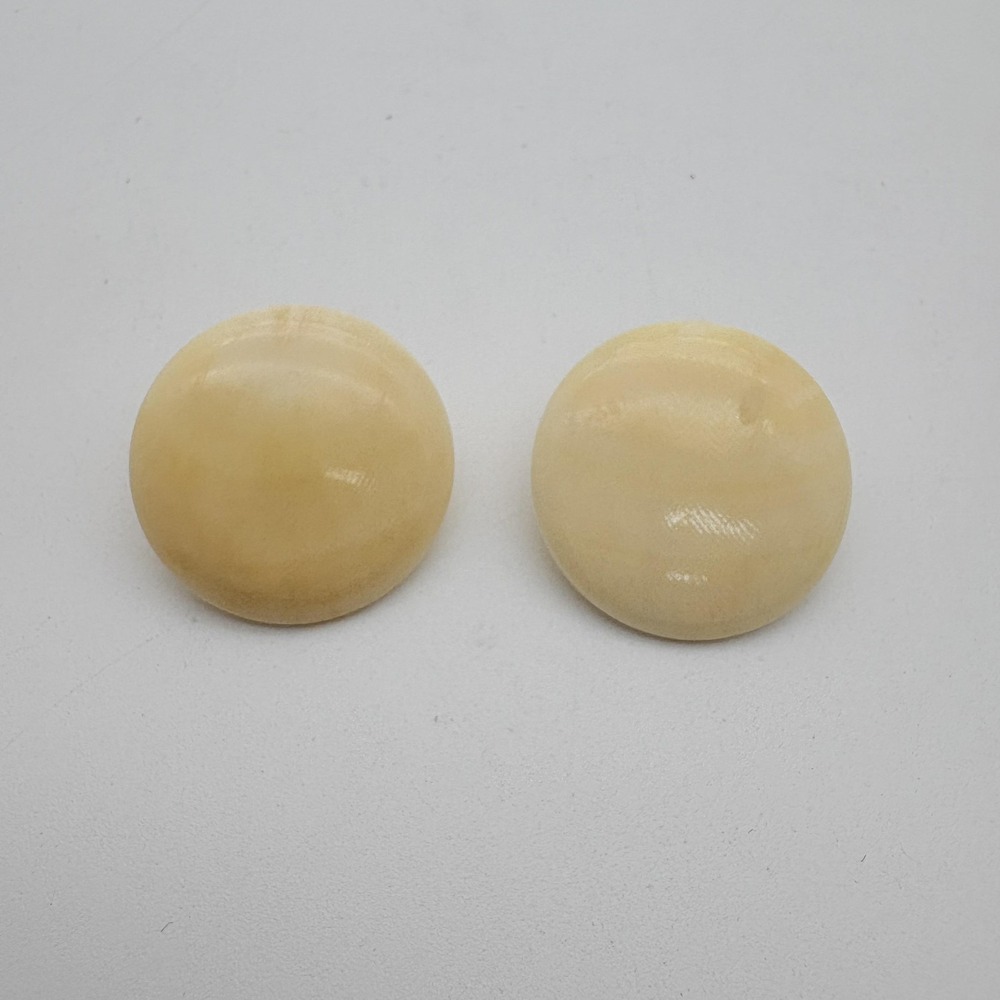 White Plastic Stud Earrings Round Dome Womens Pierced Butterfly Back‎ Jewelry